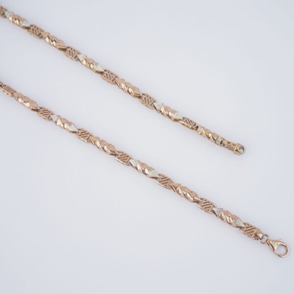 RoseTwist gold necklace