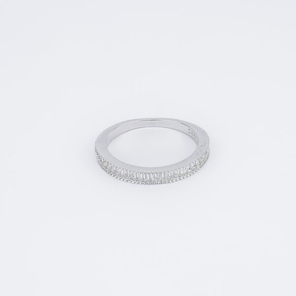 Aris Sleek Sparkle Silver Ring For Her